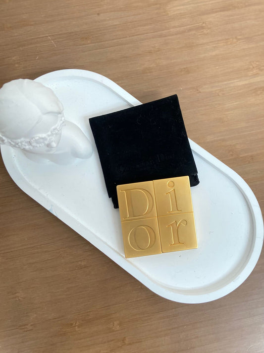 Dior 正方金色鏡