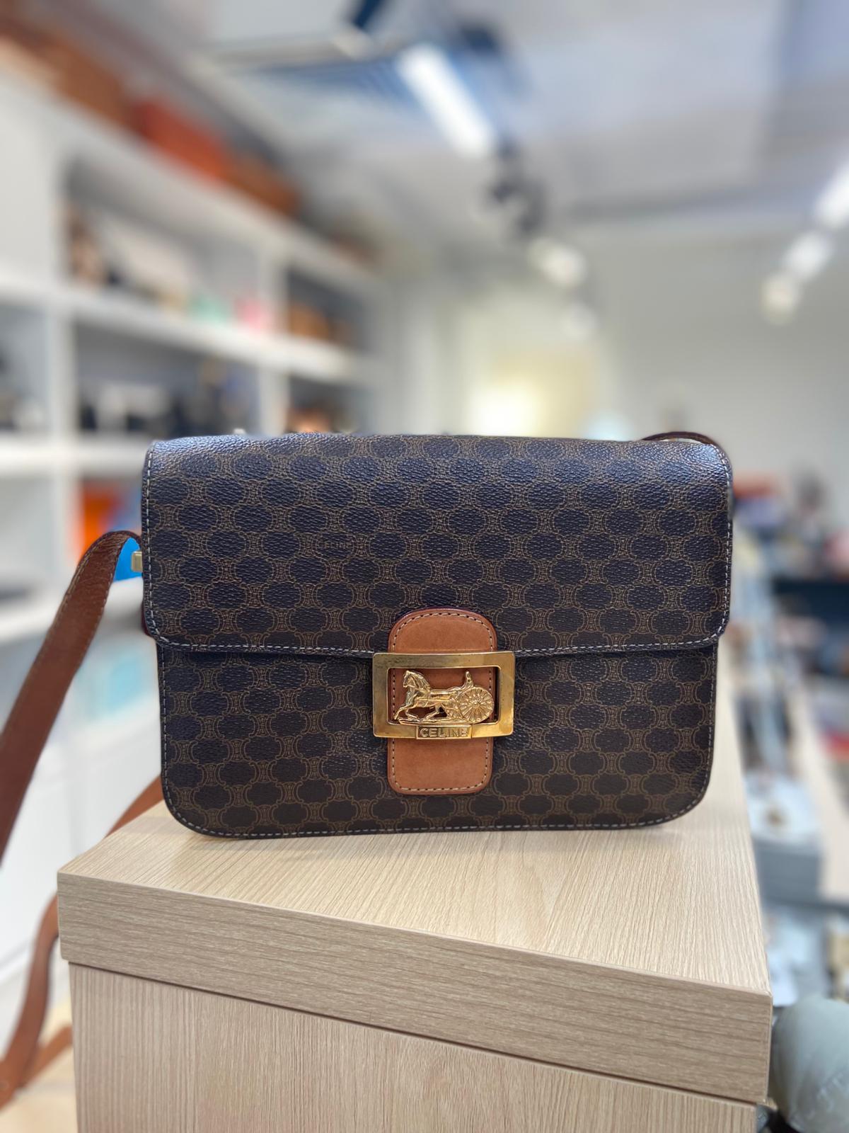 Celine 老花馬車扣 Box 空姐包