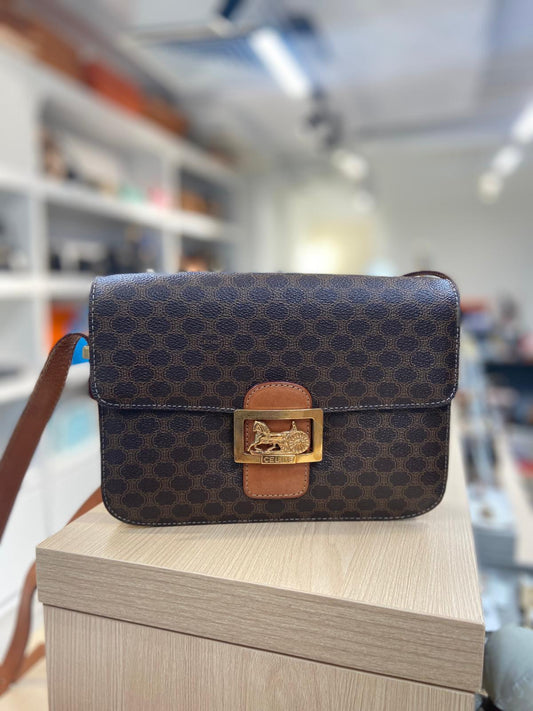 Celine 老花馬車扣 Box 空姐包