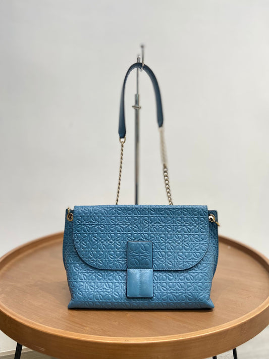 LOEWE Avenue 壓花logo鏈條袋