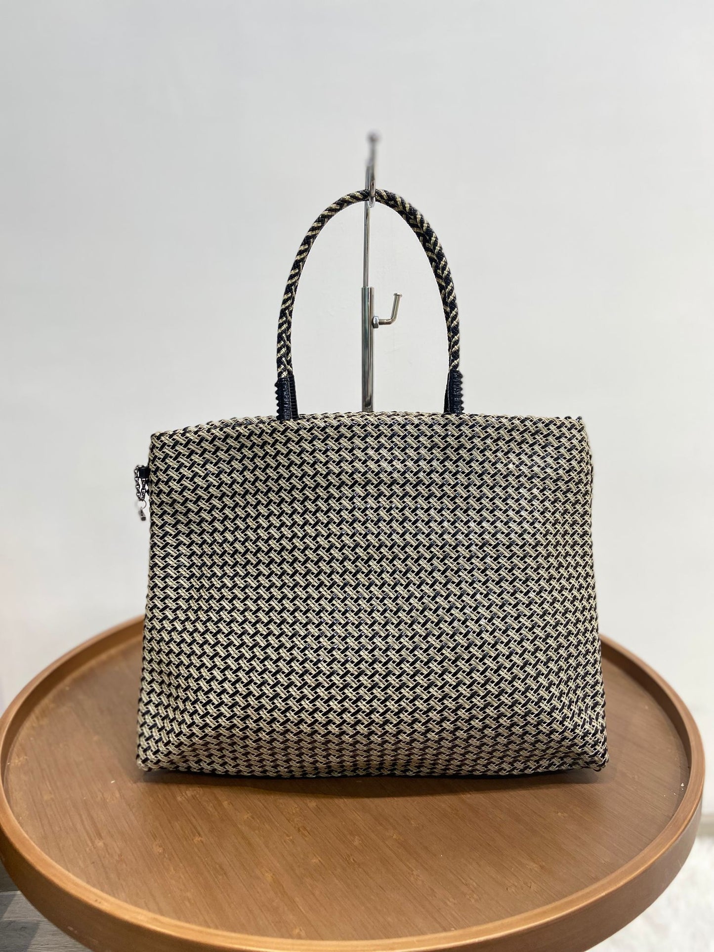 Anteprima tote