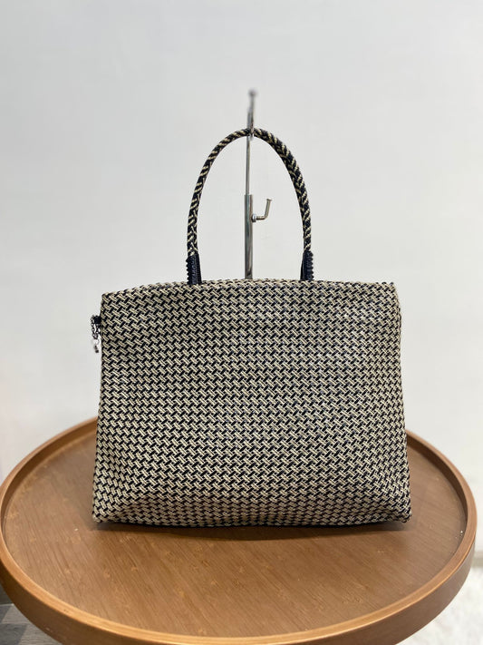 Anteprima tote