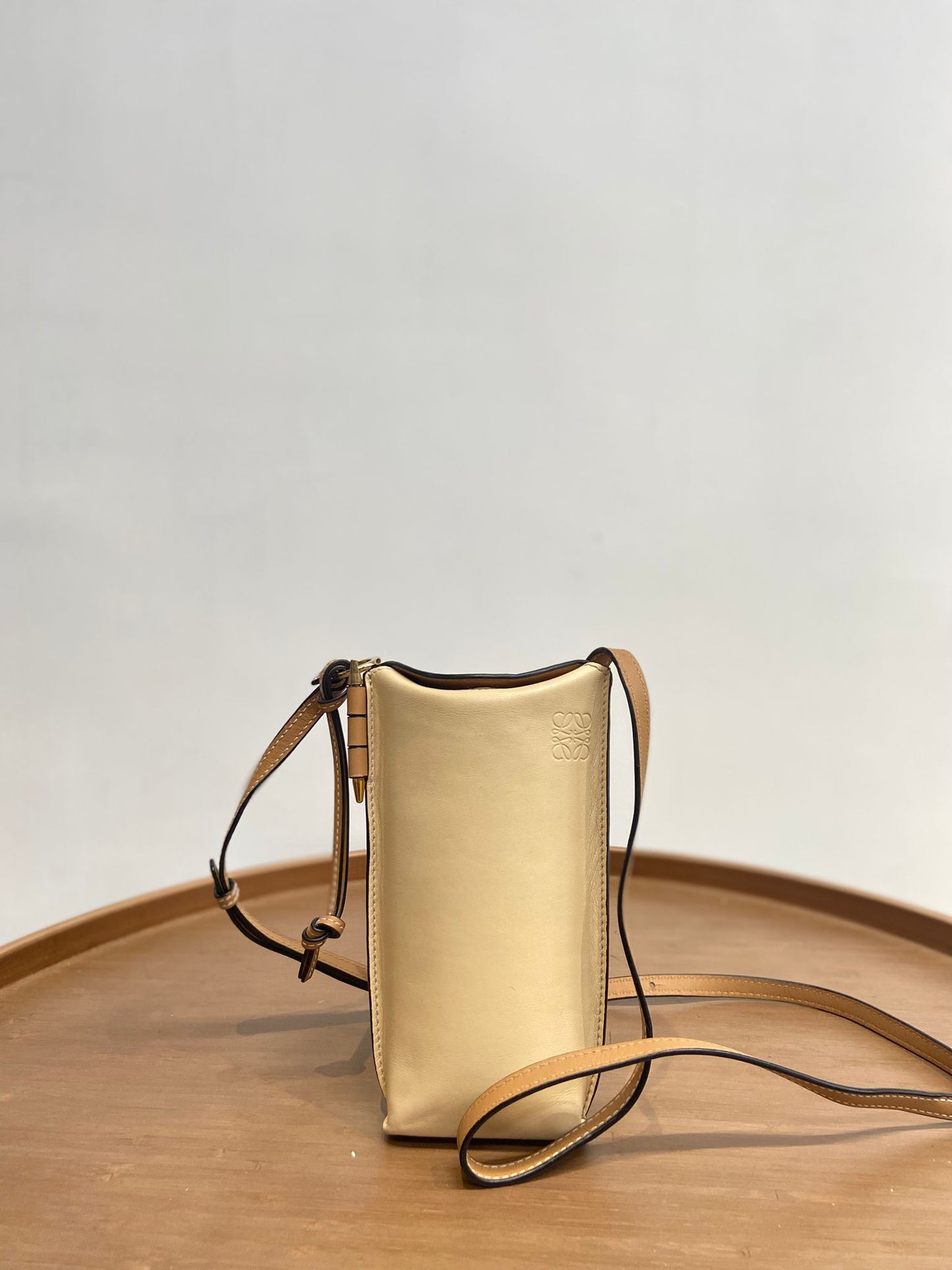 Loewe 直身電話袋