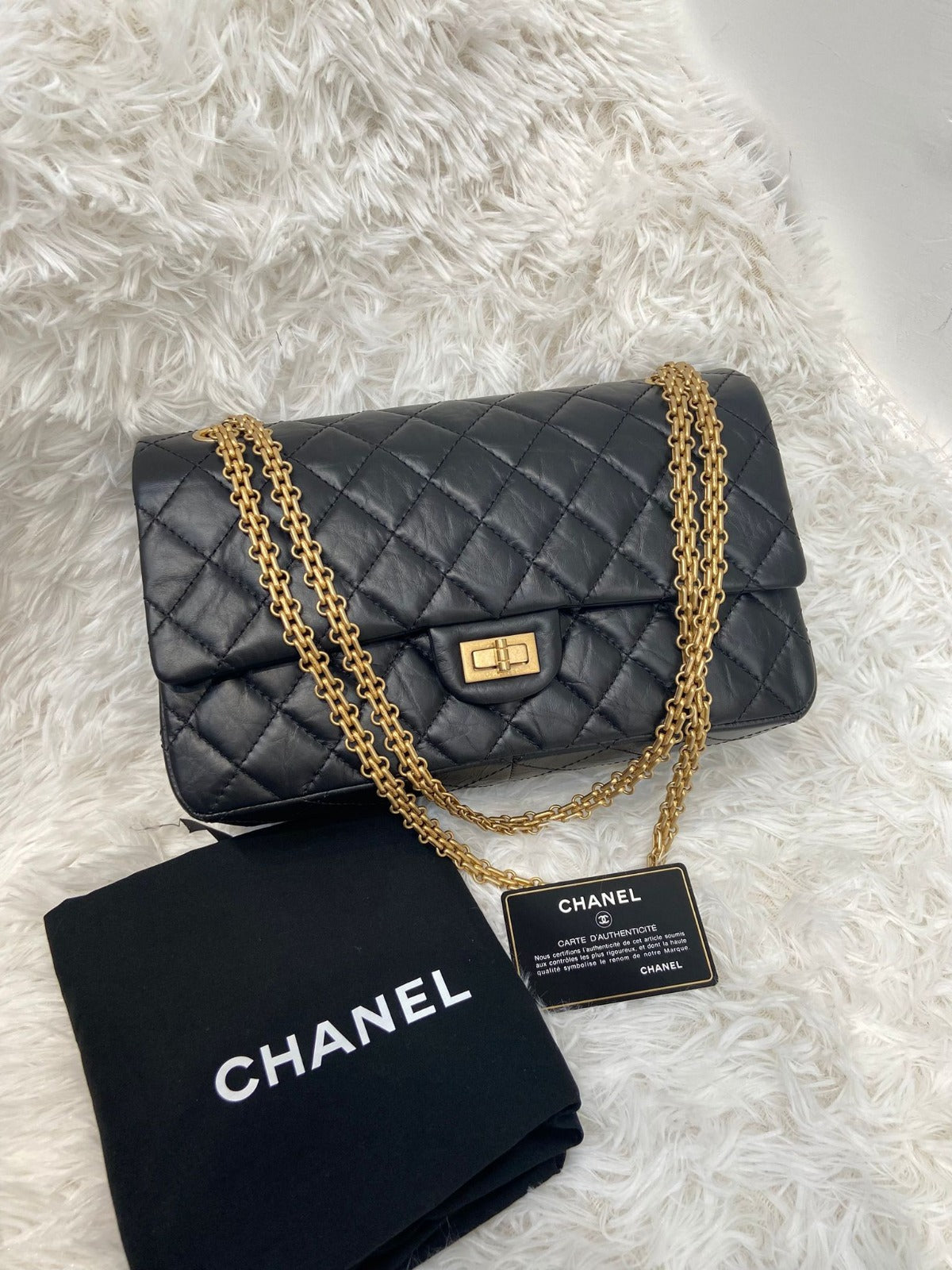 CHANEL 2.55 黑金牛皮