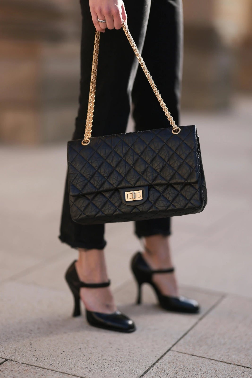 CHANEL 2.55 黑金牛皮