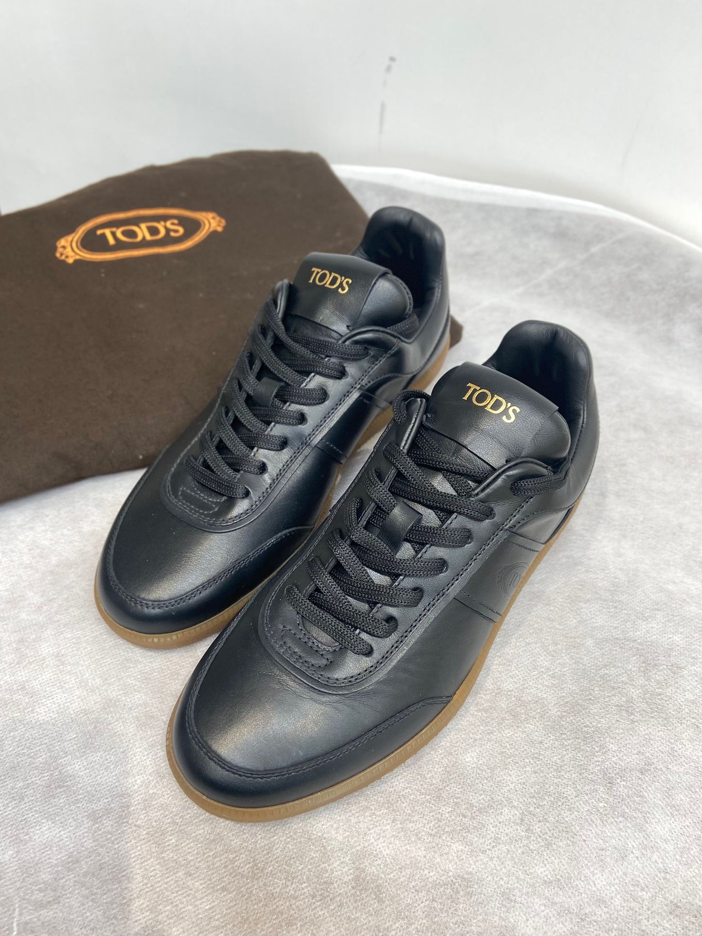 Tod’s黑色運動鞋 (未使用閑置品)