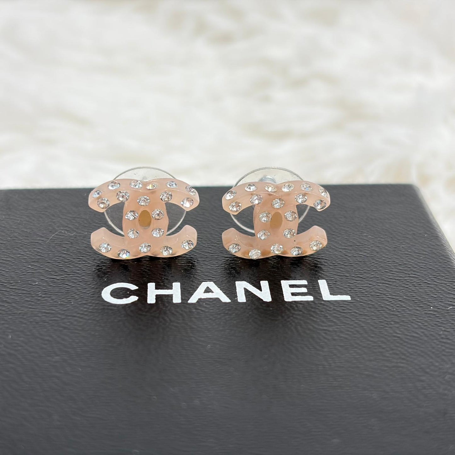 CHANEL Logo粉色閃石耳環