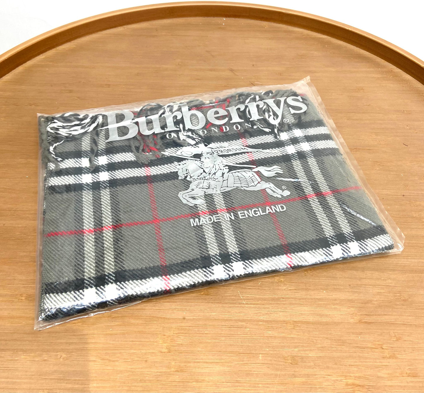 BURBERRY 灰色頸巾 有吊牌&包裝