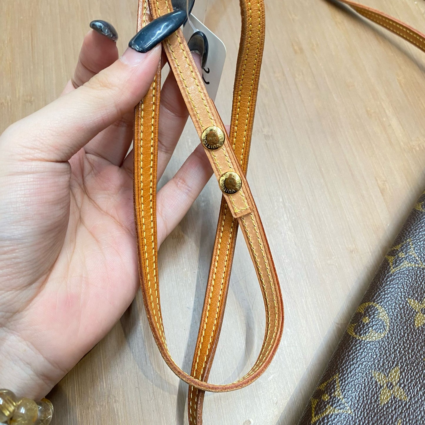 LV 斜孭袋  M51852