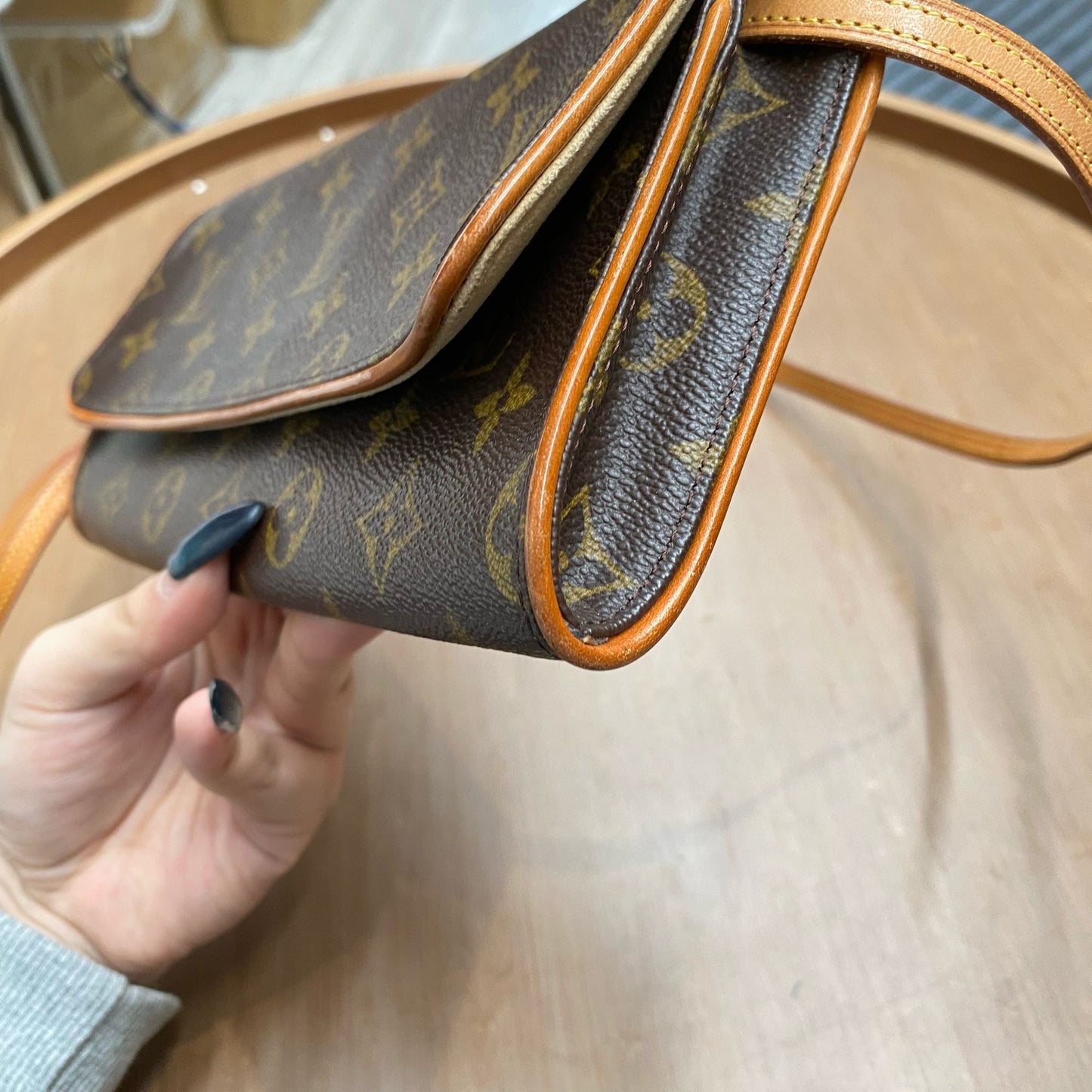 LV 斜孭袋  M51852