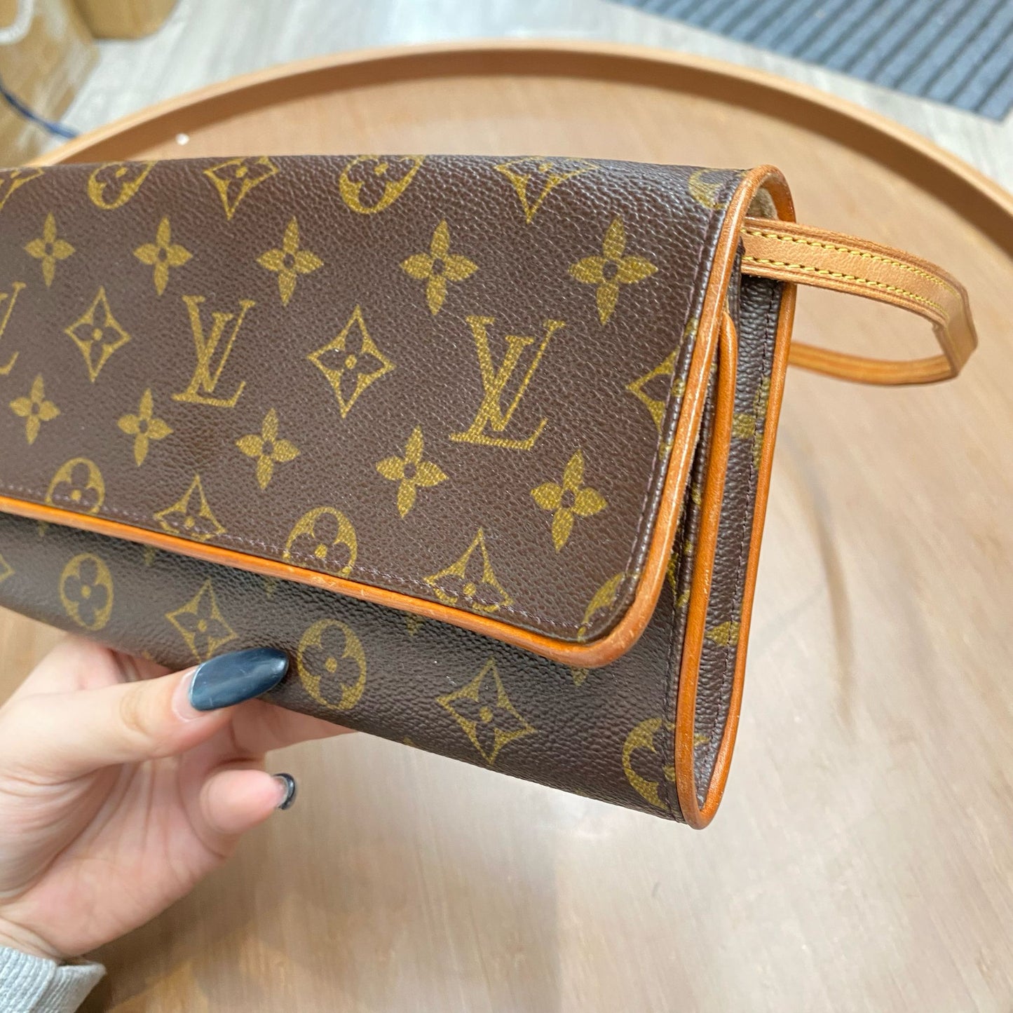 LV 斜孭袋  M51852