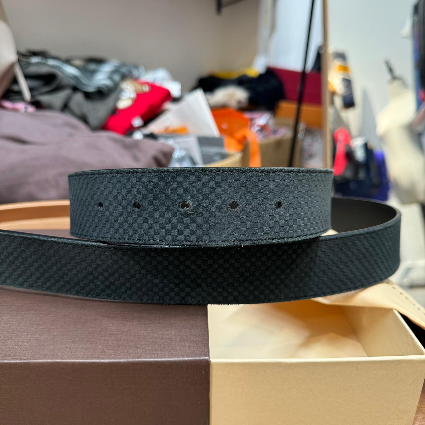 LV 男裝皮帶 有盒、塵袋