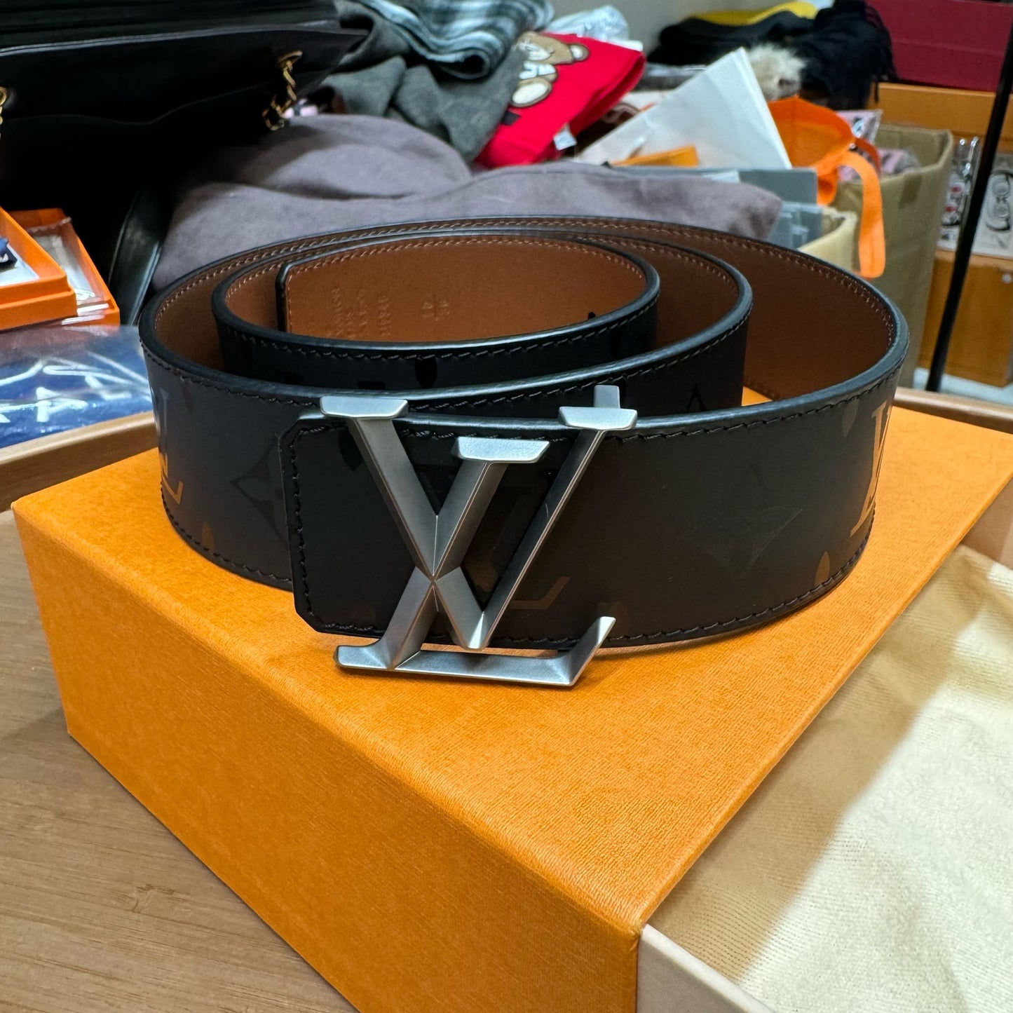 LV 男裝皮帶 有盒、塵袋