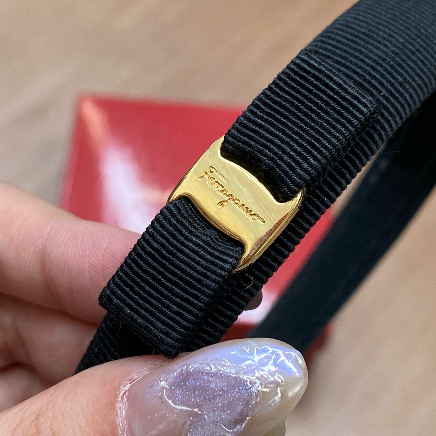 Ferragamo頭箍 有盒