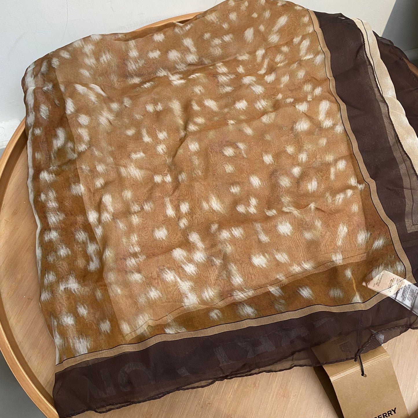 BURBERRY 100% 真絲大絲巾 有盒