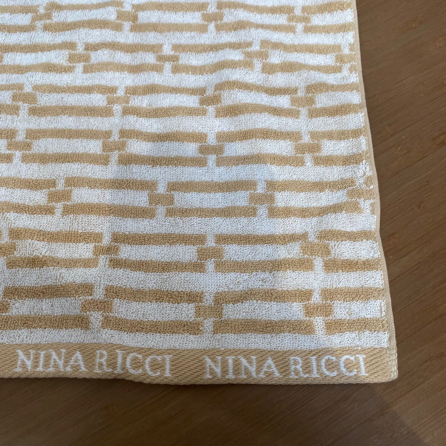 Nina Ricci 方巾