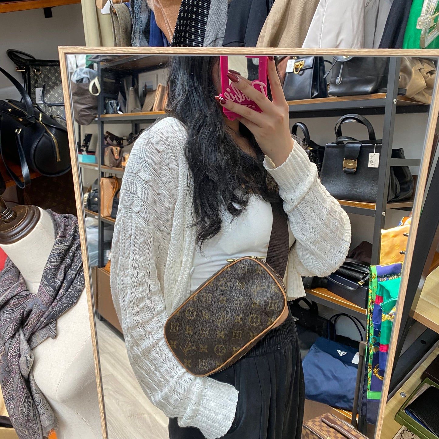 LV老花腰包款 有塵袋
