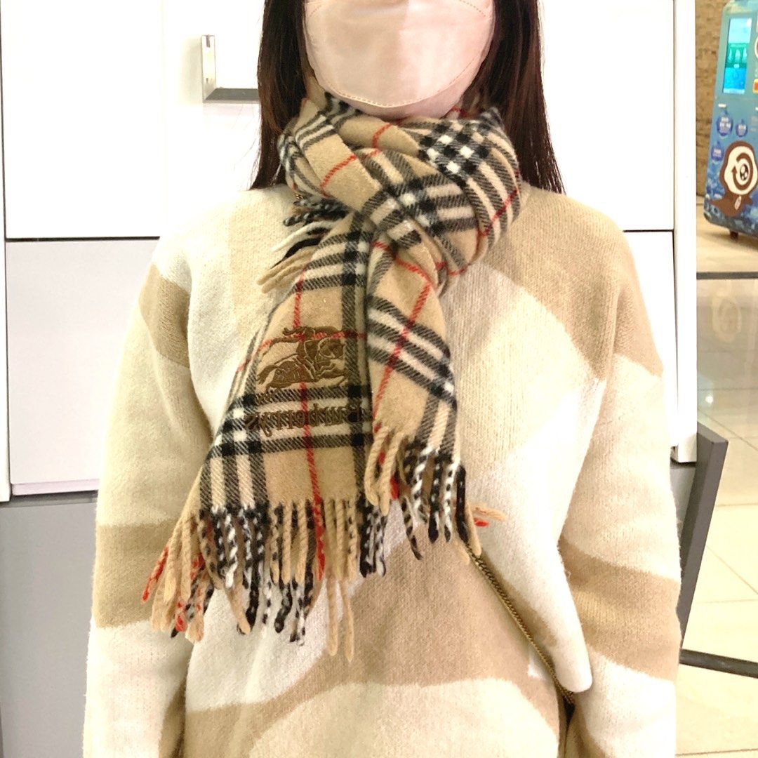 Burberry Vintage Lambswool Scarf 羊毛頸巾